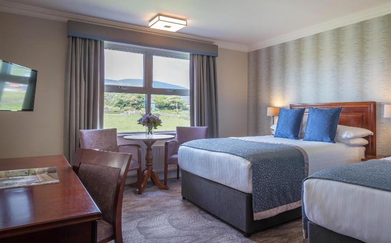 Standard Double/Twin Room image 2