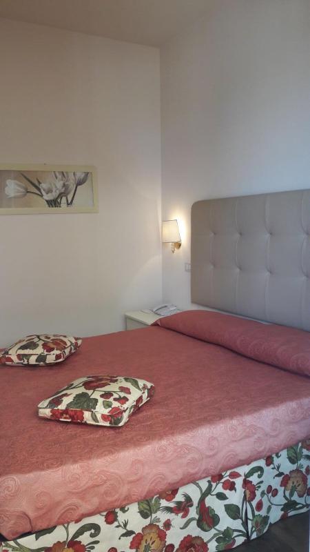 Single Room image 2