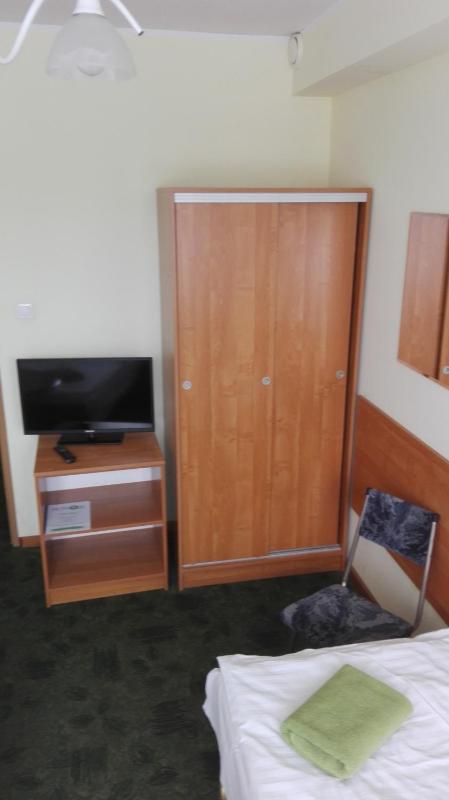 Twin Room image 4
