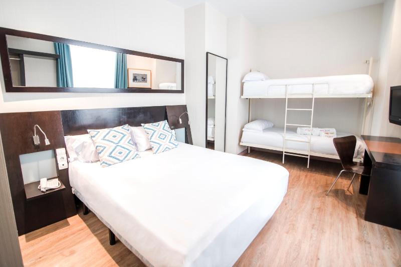 Quadruple Room (4 Adults) image 1
