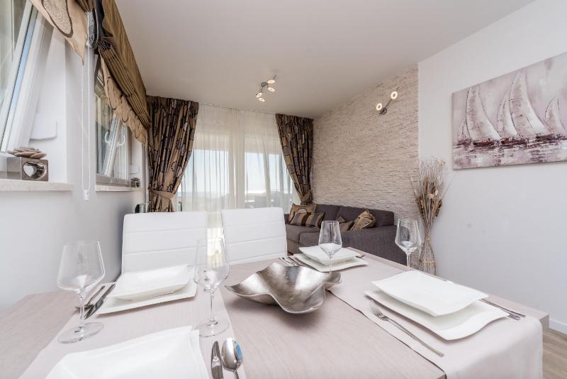 Apartments with pool Villa Zora - image 16