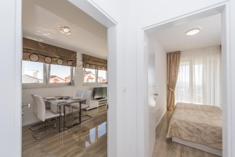 Apartments with pool Villa Zora - image 14