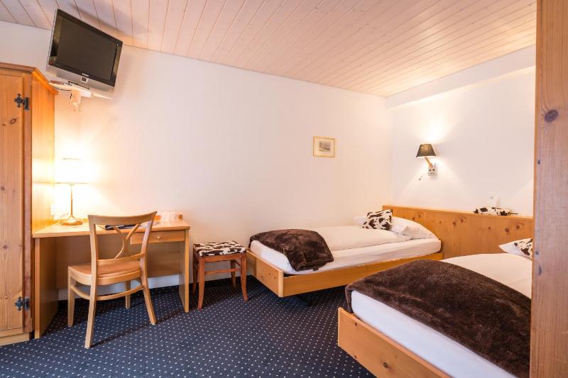 Triple Room with Balcony and Mountain View image 3