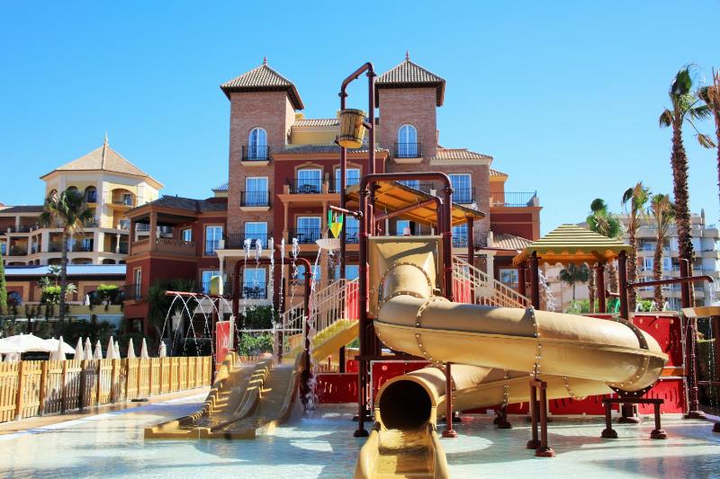 Iberostar Waves Málaga Playa - image 11