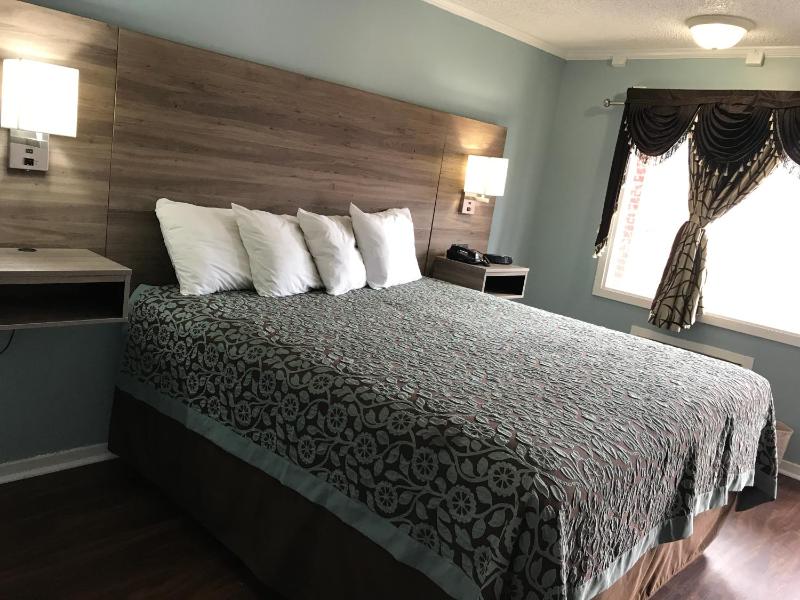 Queen Suite image 1