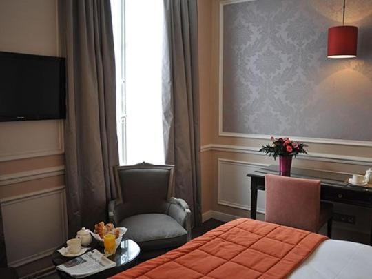 Standard Double or Twin Room image 3