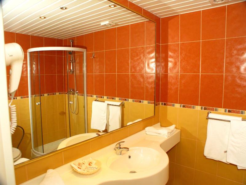 Double or Twin Room with Sea View image 2