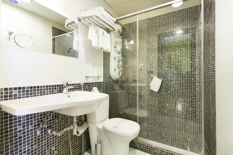 Triple Room image 3