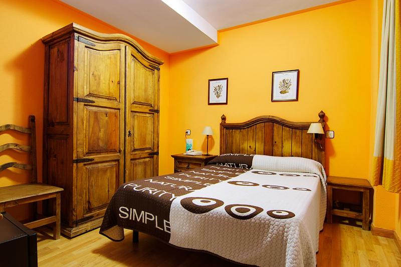 Economy Double or Twin Room image 1