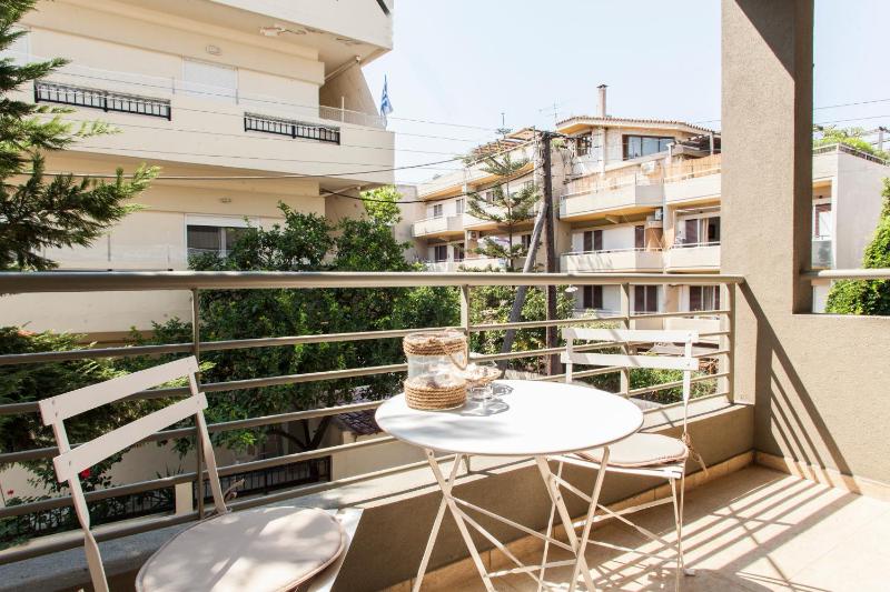 Deluxe Double Room with Balcony image 2