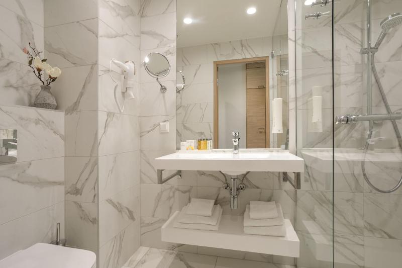 Zen Deluxe Junior Suite with SPA Bath image 2