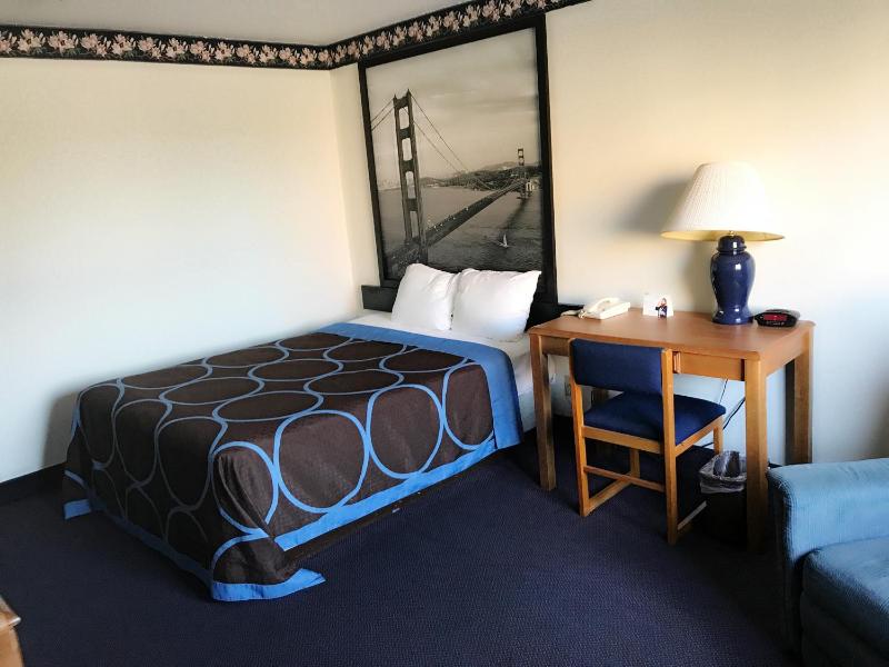 Double Room with Two Double Beds - Non-Smoking image 3