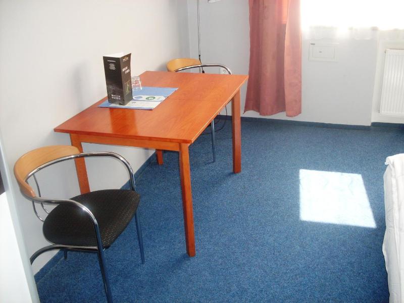 Double or Twin Room image 3