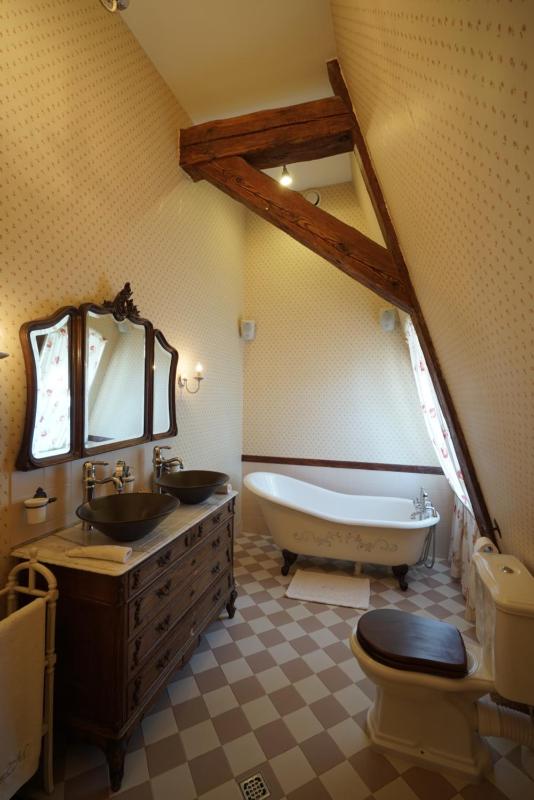 Junior Suite with Balcony image 3