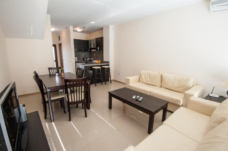 Two-Bedroom Villa image 4