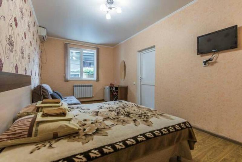 Double or Twin Room with Private Bathroom image 2
