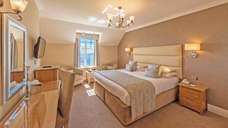 Standard Double or Twin Room with Sea View image 1