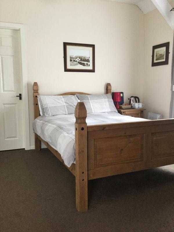Double or Twin Room image 3