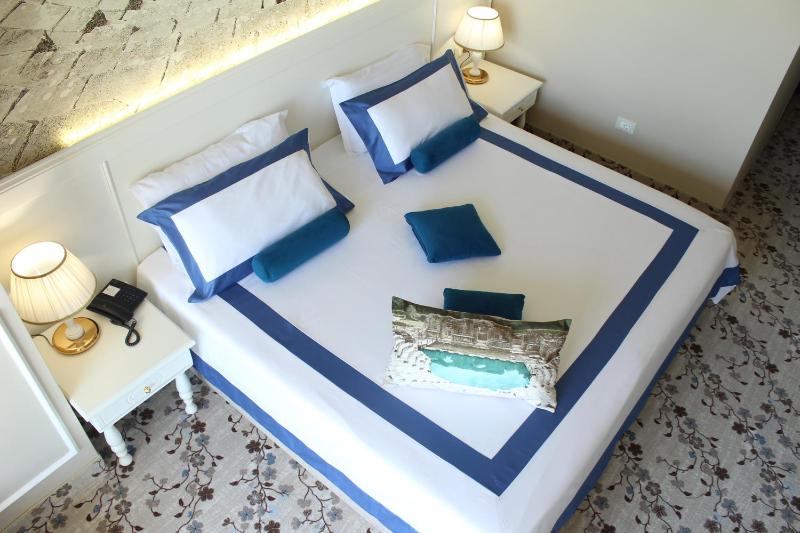 Executive Room with Terrace and Sea View image 2