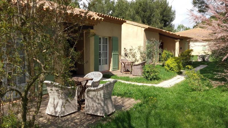 Camargue Twin Room image 2