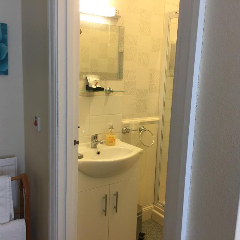 Deluxe Double Room with Shower image 4