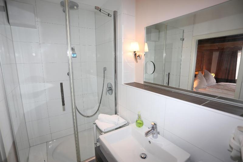 Double Room image 2