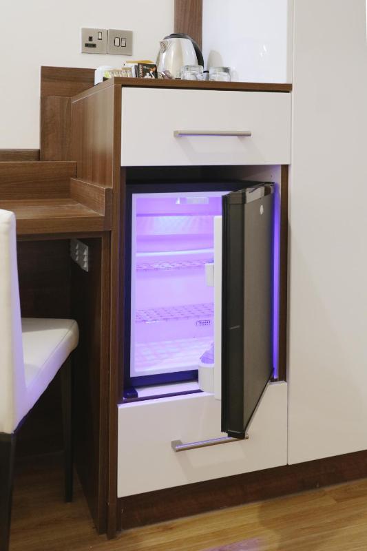 Classic Double Room image 2