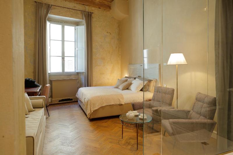 Superior Triple Room image 2