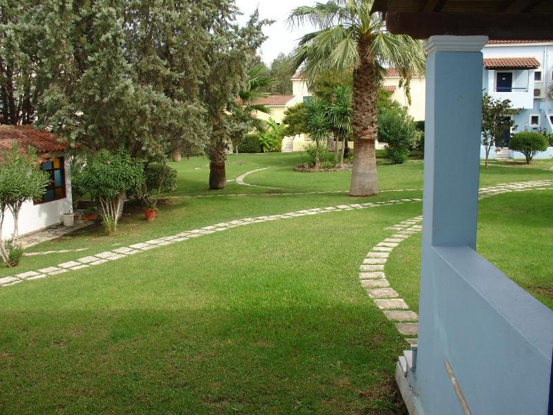 Studio with Garden View image 2