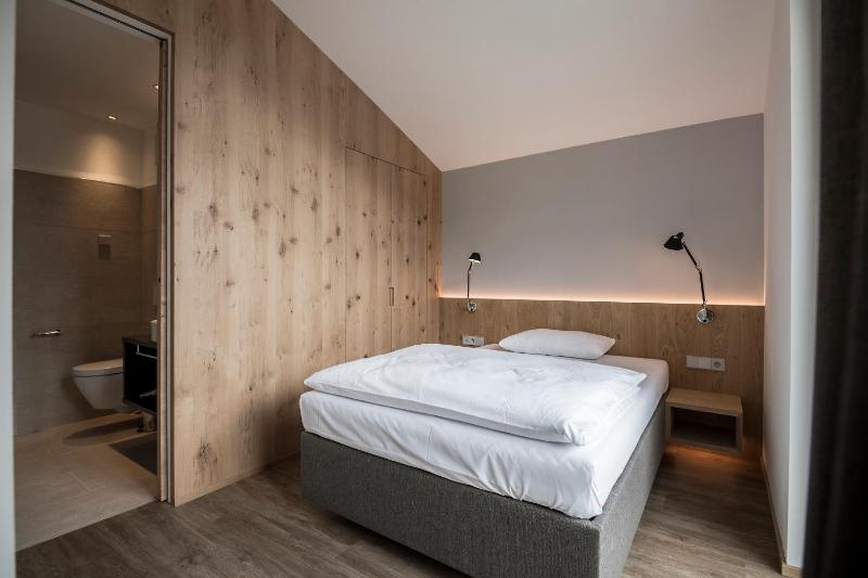 Two-Bedroom Apartment with Panoramic View  image 4
