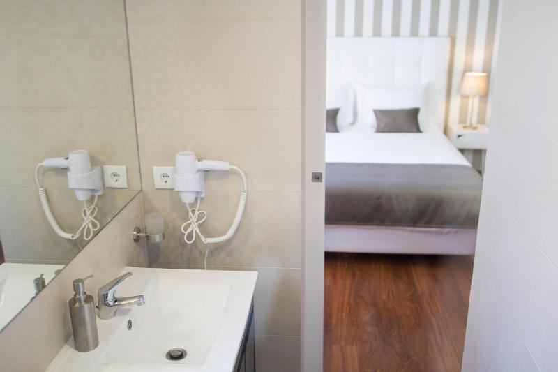 Art 4 You Cascais Suites - image 4