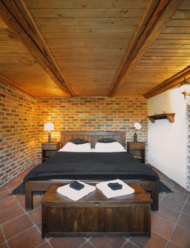 Quadruple Room with Bathroom image 3