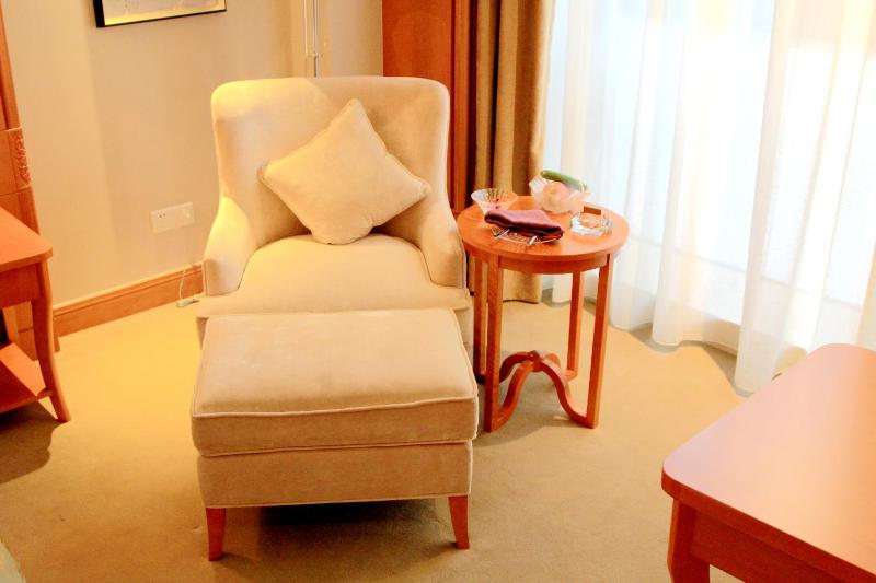 Deluxe Twin Room image 4