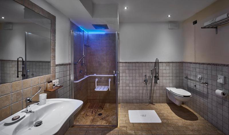 Double Room with Terrace image 4