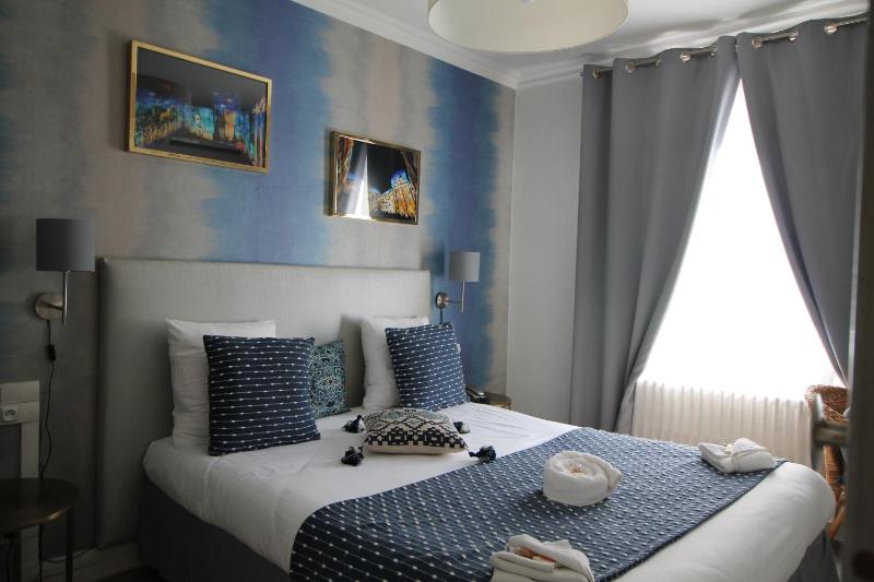 Regina Boutique Hotel - image 2
