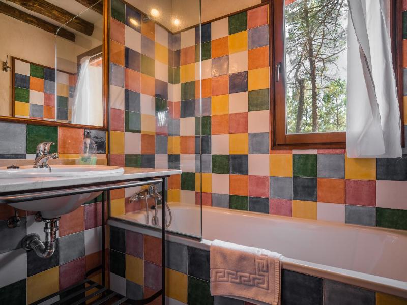 Two-Bedroom House (4 Adults) image 3