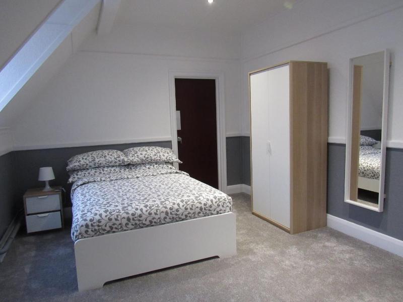 Standard Double or Twin Room image 4