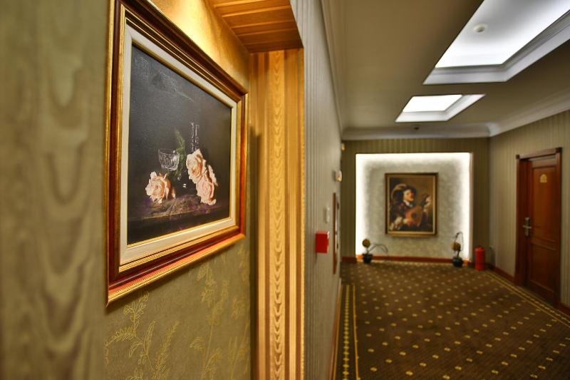 Twin Room image 3