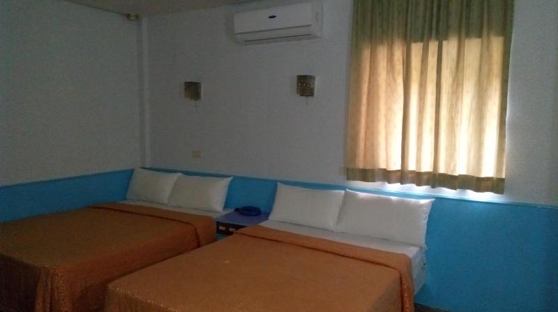 Standard Quadruple Room image 1
