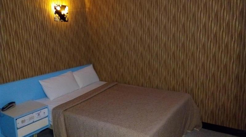 Reui Chung Hotel - image 10