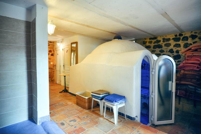 Double Room image 2