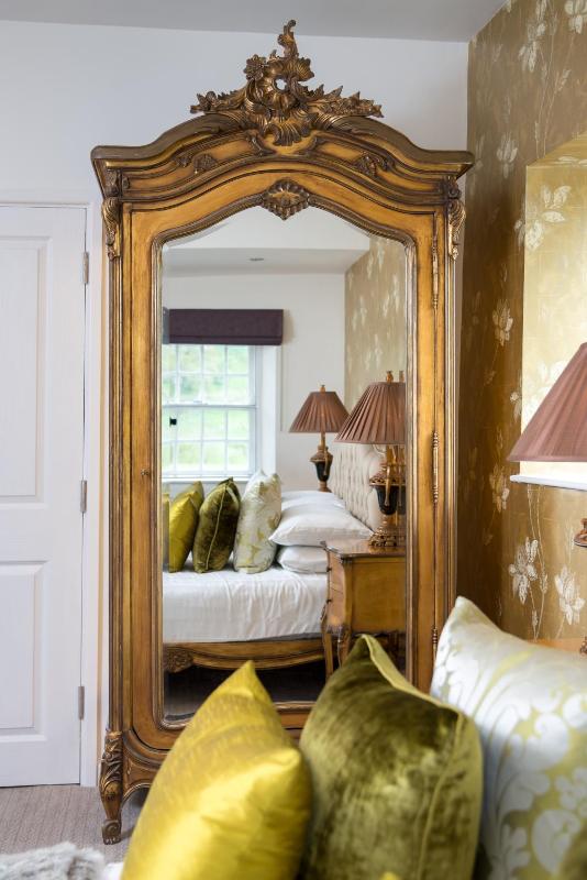 Superior King Room image 2