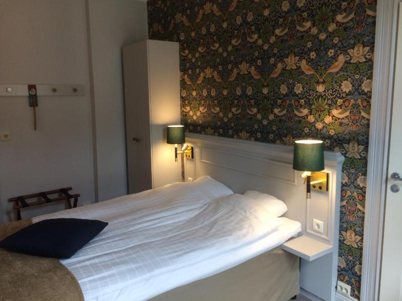 Double Room Queen image 2