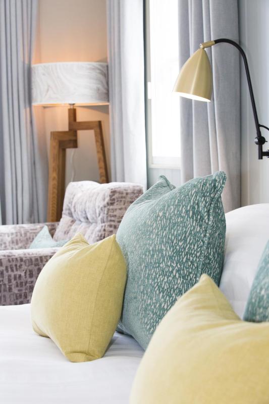 Superior Double Room with Sea View image 4