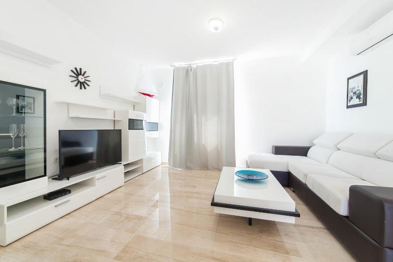 One-Bedroom Suite image 4