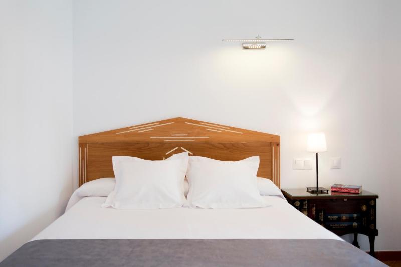 Double or Twin Room with Street View image 3