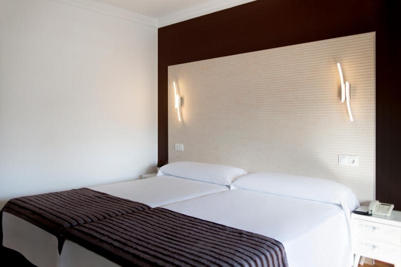 Superior Double or Twin Room with Balcony image 1