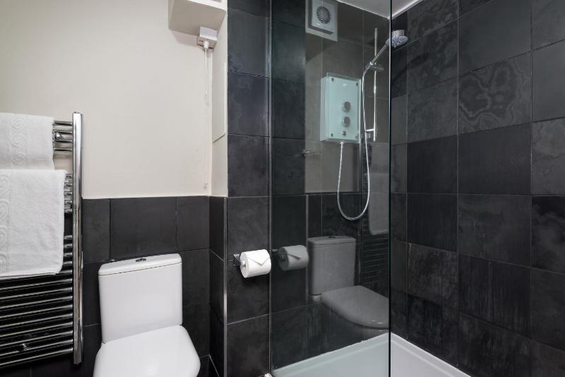 Balmoral Apartment - image 7