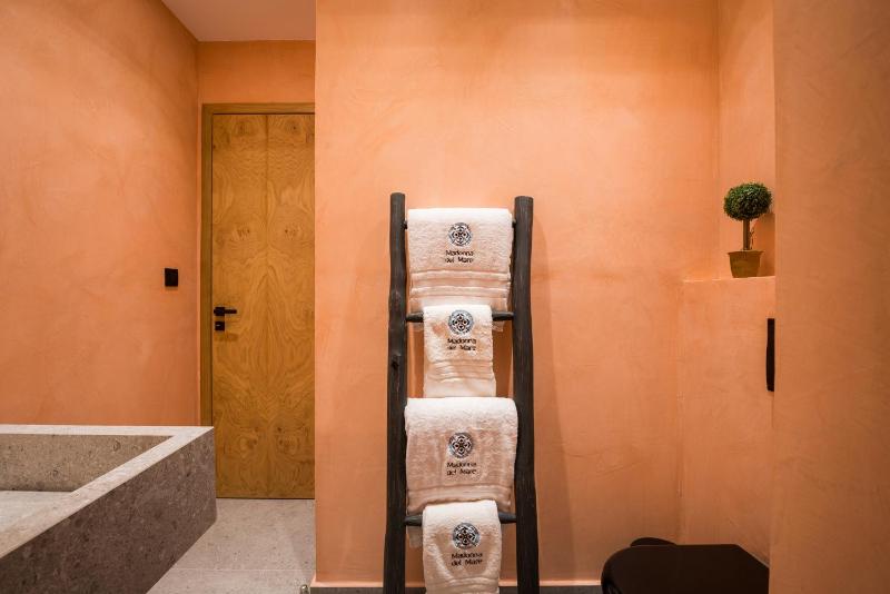 One-Bedroom Suite - No Balcony image 4