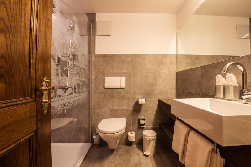 Standard Double Room image 2